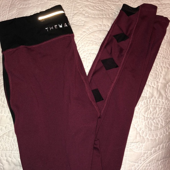 Jessica Simpson Pants - ❣️•Criss cross workout pants•❣️